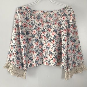 HOLLISTER ~ Floral/Crocheted cuffs BOHO